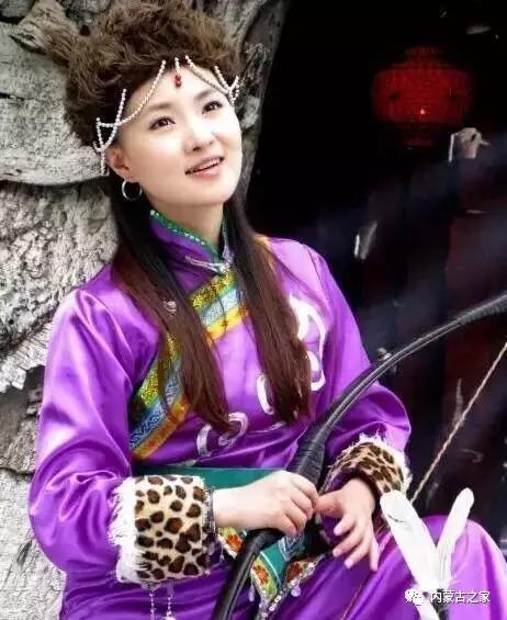 56个民族服饰的视频,56个民族男士服饰