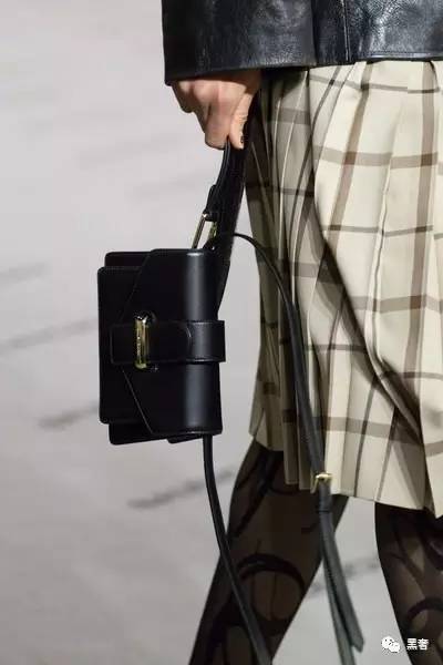 valentino2021秋冬时尚系列,valentino秋冬系列