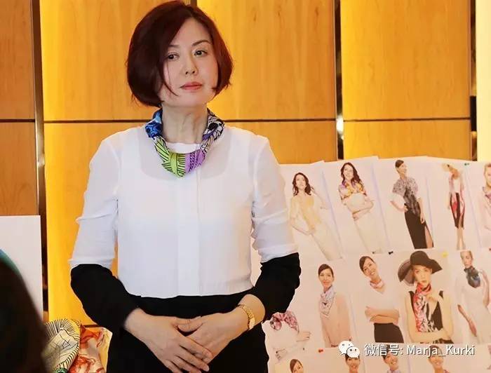 外交官夫人告诉你可以没有名牌包，但这个单品不能少！