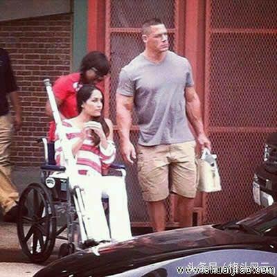 卢瑟夫和米兹拉娜,wwe拉娜跪地向卢瑟夫认错