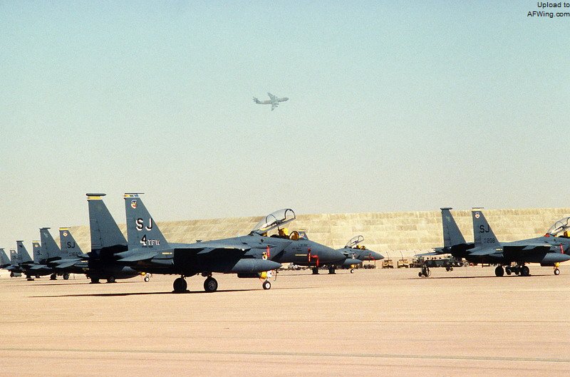 强悍战轰之路：F-15E“泥地老母鸡”的30年