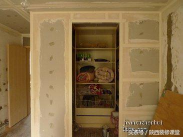 带天井的木头老房子,60平老房子一楼带院子