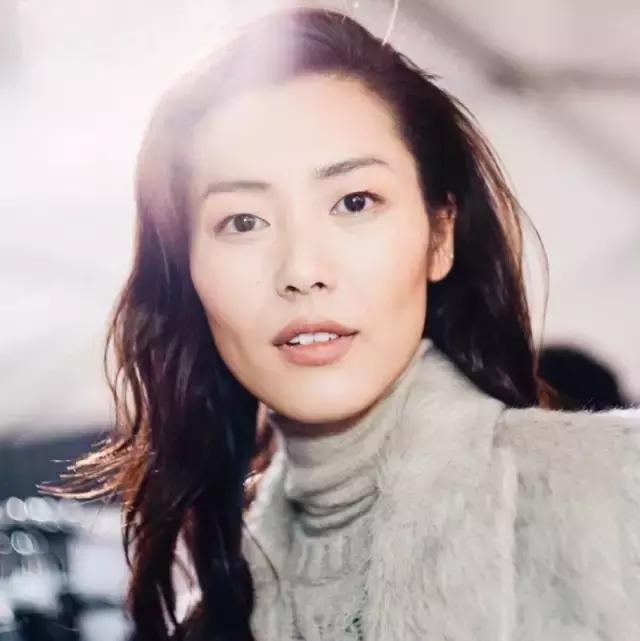 全世界最好用的粉底液口红,资生堂haku臻白无瑕养肤粉底液