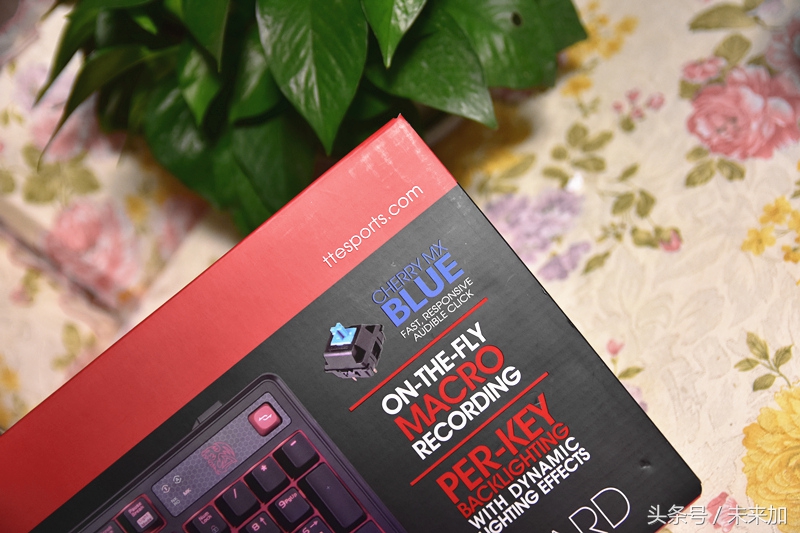 弹指跳动清脆音符，拓荒者MEKAPRO机械键盘青轴版评测