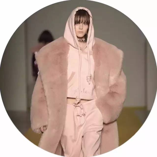 时装周怎么看秀新方式,怎么看懂时装秀