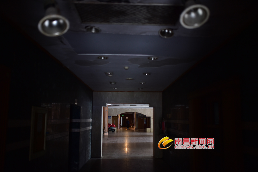 姹熻タ姝e湪绛瑰鐨勪簲鏄熺骇閰掑簵,姹熻タ绗竴瀹朵簲鏄熺骇閰掑簵