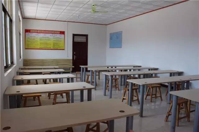 两年了，这群人跟峨山“较上了劲”