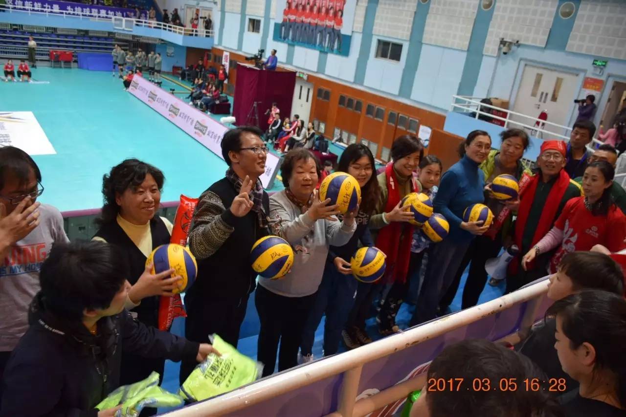 文明观赛乒乓球,文明观赛男篮