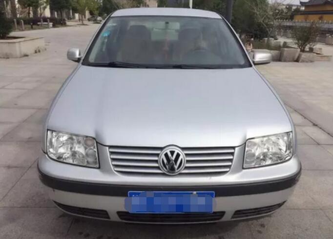 02款宝来,升级版捷达,也被称作“平民宝马”,现只要0.9万