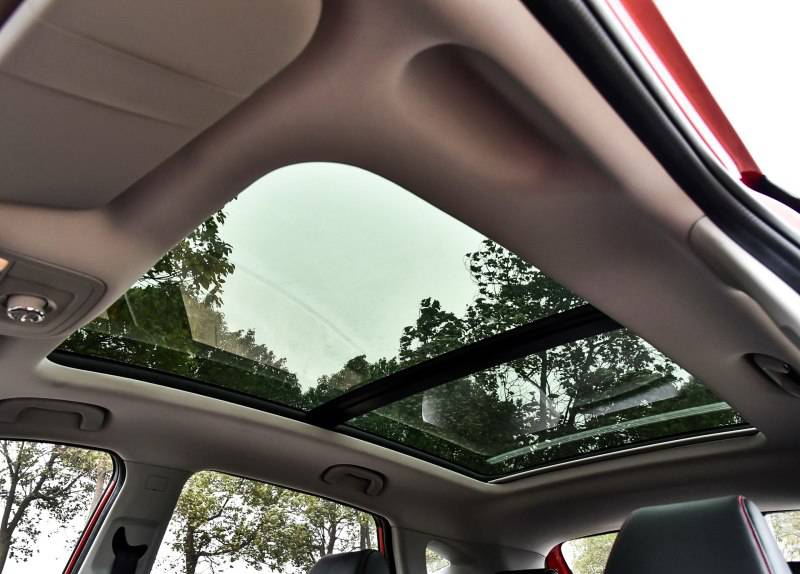 可以遥控泊车电动汽车,名爵zs智能辅助驾驶