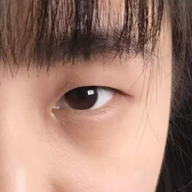 怎么样贴假睫毛才是正确的,贴假睫毛原来如此简单