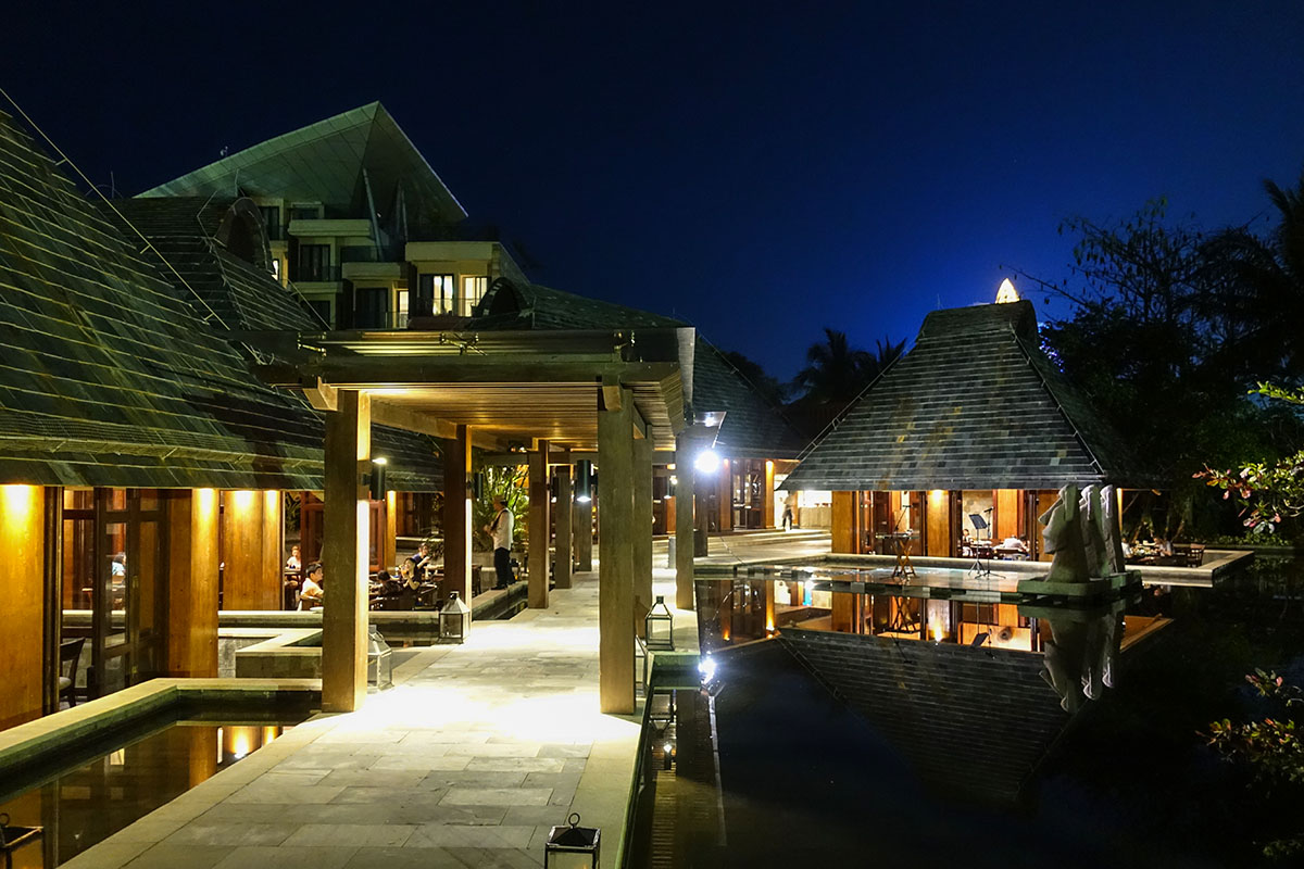 索尼黑卡24-600mm值得入手吗,现在索尼黑卡rx10m4什么价位