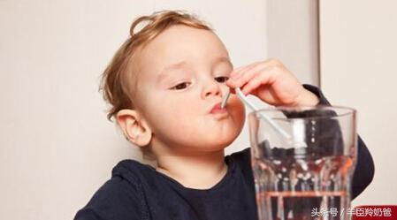 宝宝不爱喝水怎么办有妙招,宝宝不爱喝水这三招轻松解决