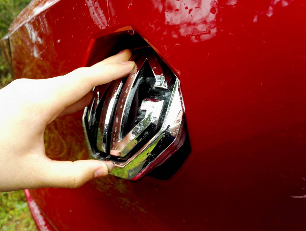 可自动泊车遥控车,名爵zs智能辅助驾驶