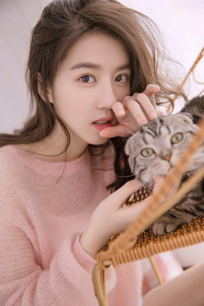 昨日被同学安利了一对颜值超高的校花校草，没想到竟然是这么回事