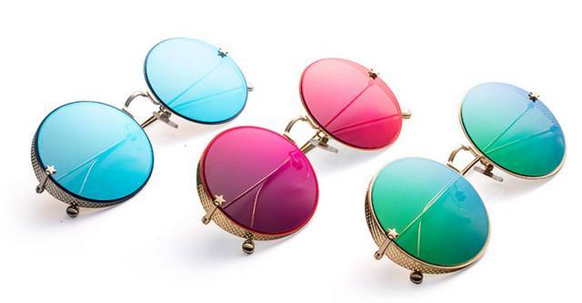 点解，人家戴墨镜那么好看，我戴就