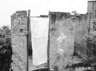 一间农村厕所，咋就能吓走一批城市娃？