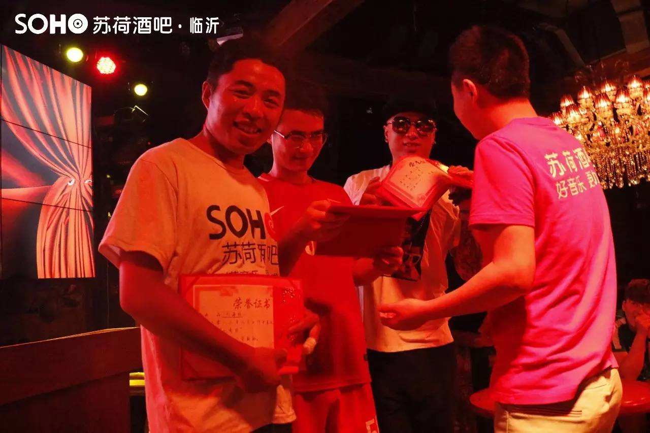 酒吧服务员培训及服务课程,夜场酒吧服务员培训学习资料