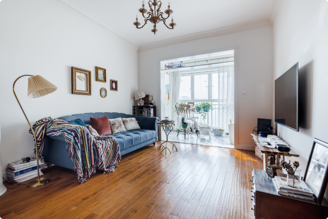 她凑来一堆二手家具,装了人生的第一套房子,关键还特别好看!