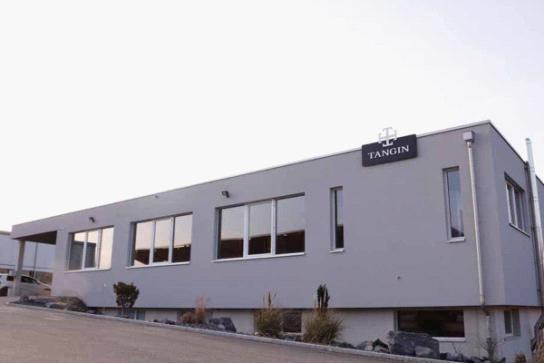 瑞士天珺表陪你记录甜蜜时光,瑞士天珺高端腕表