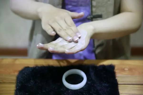 怎样买大小合适的手镯,怎么测量买手镯尺寸