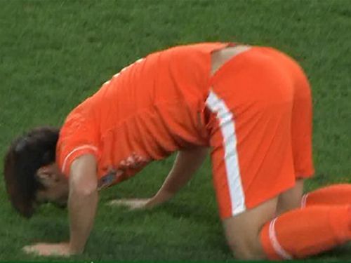 鲁能记忆如山之庆祝动作：李金羽招牌弯弓射雕摘得射手王