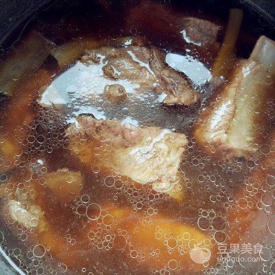 排骨炖酸菜地道东北菜,酸菜排骨越炖越好吃吗