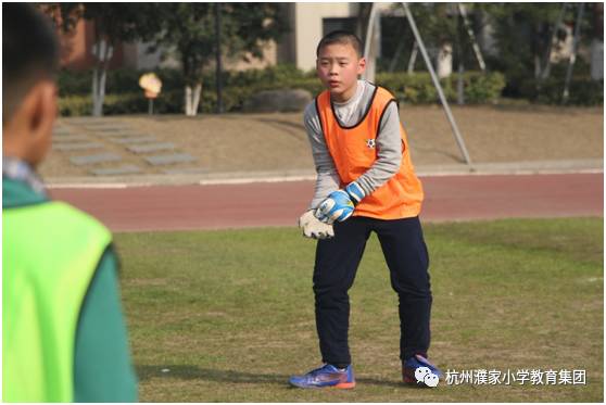 中国足球小将的胜利有多不容易,足球小将们风雨无阻