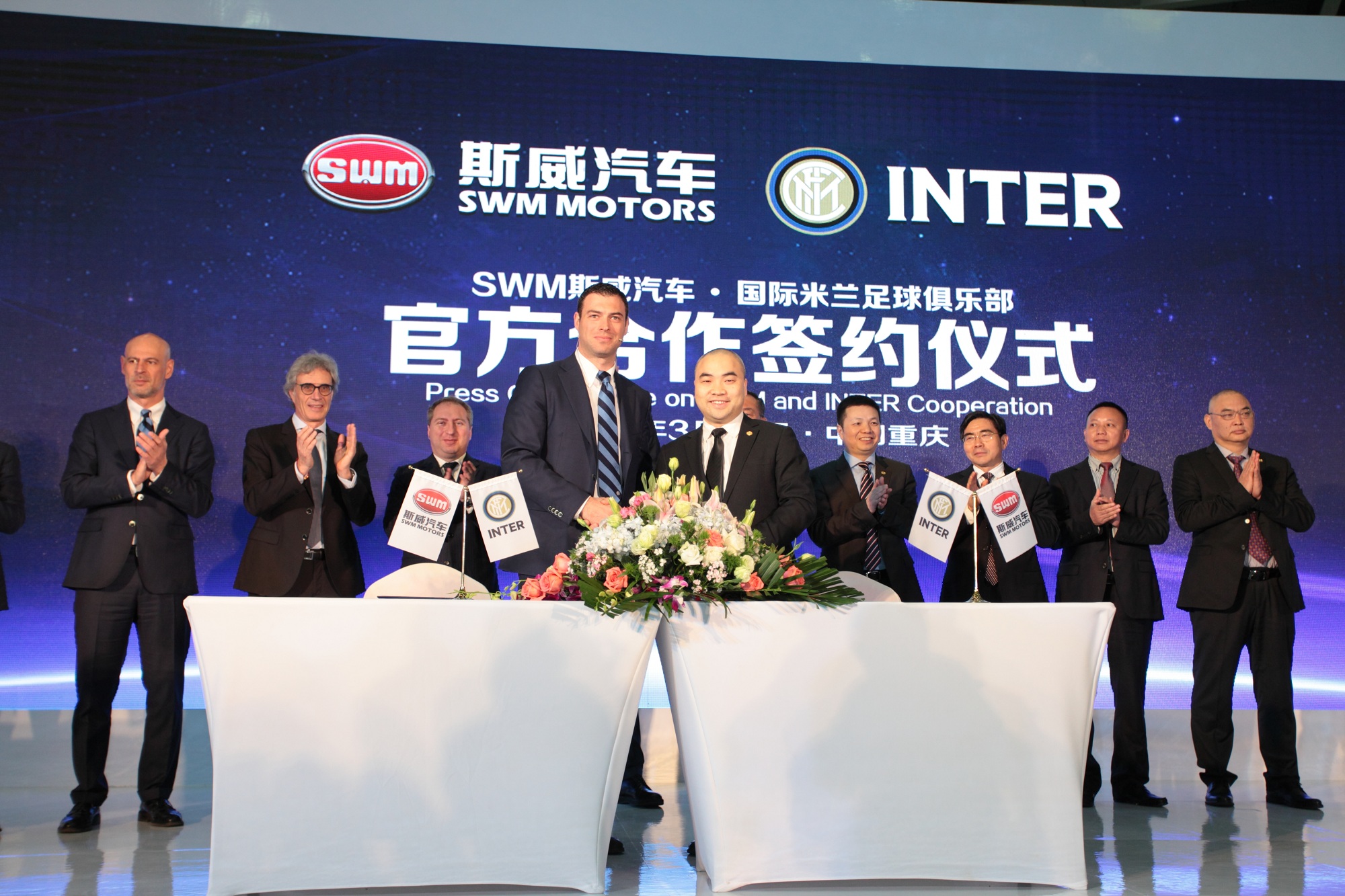 swm斯威汽车菏泽,swm斯威汽车黑色