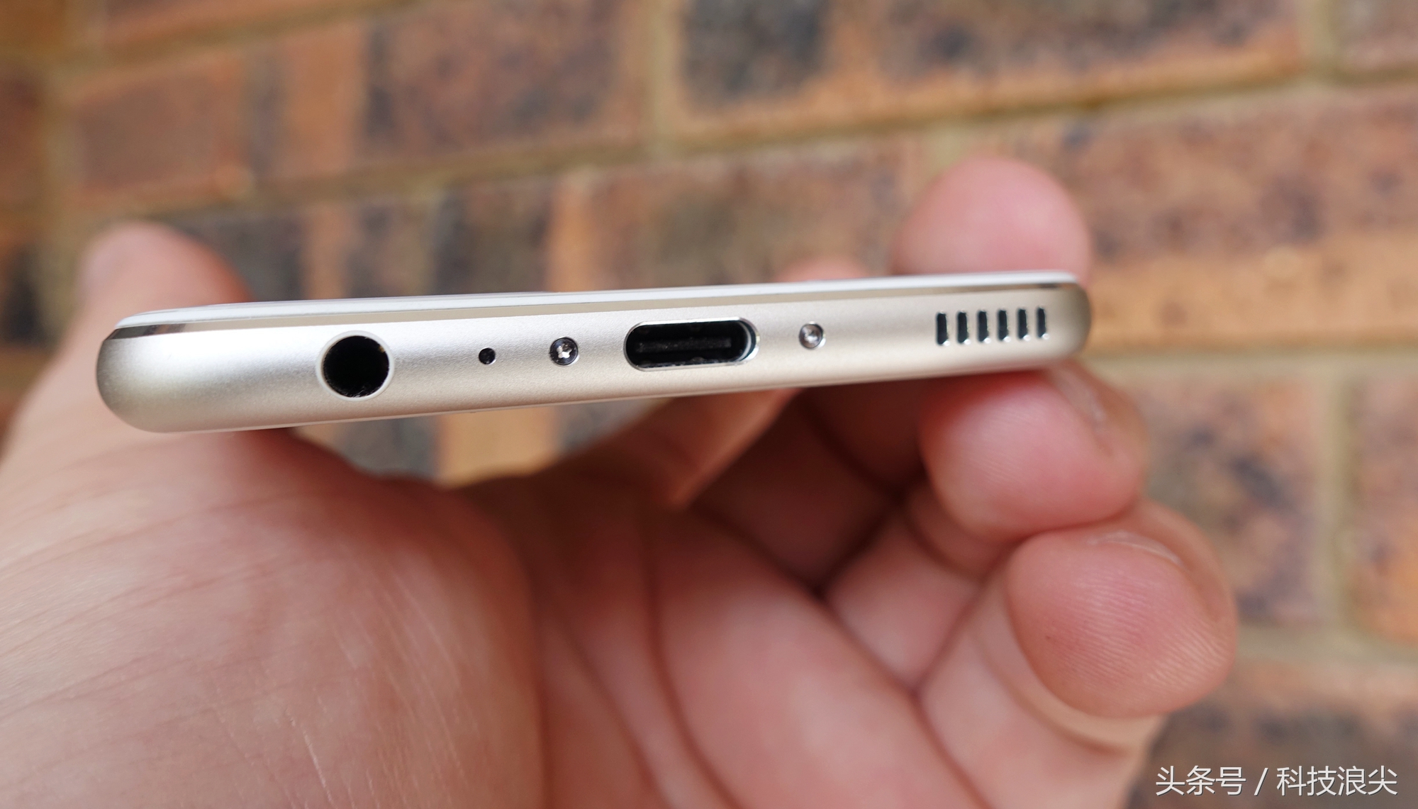 pixel和华为手机测评,外媒评华为p70