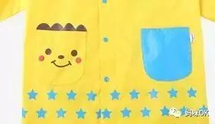 出去玩下雨穿雨衣还是打伞方便,下雨天穿上雨衣出去玩