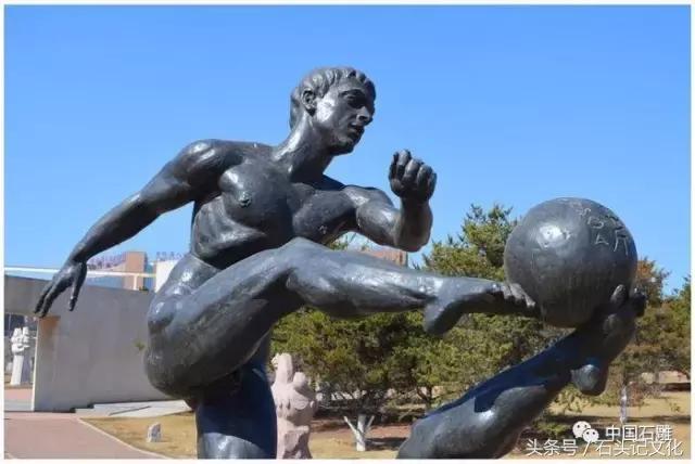 中国足球把球轰进自家球门,最强足球爆射