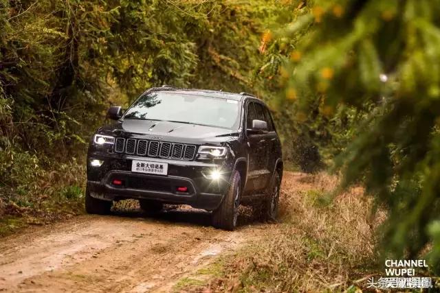 大切诺基算豪车吗,大切诺基算是硬派越野吗