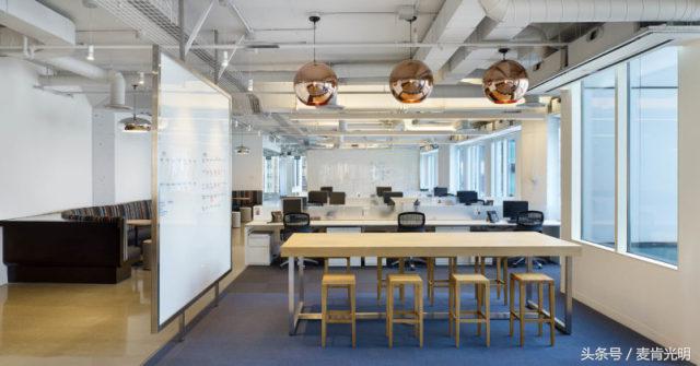 飞上天和太阳肩并肩,上天与太阳肩并肩的下一句