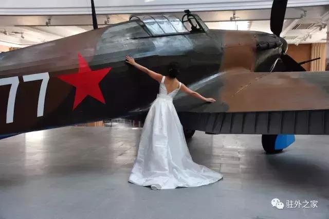 这个单身姑娘一个人一台车一年行走二十多个国家