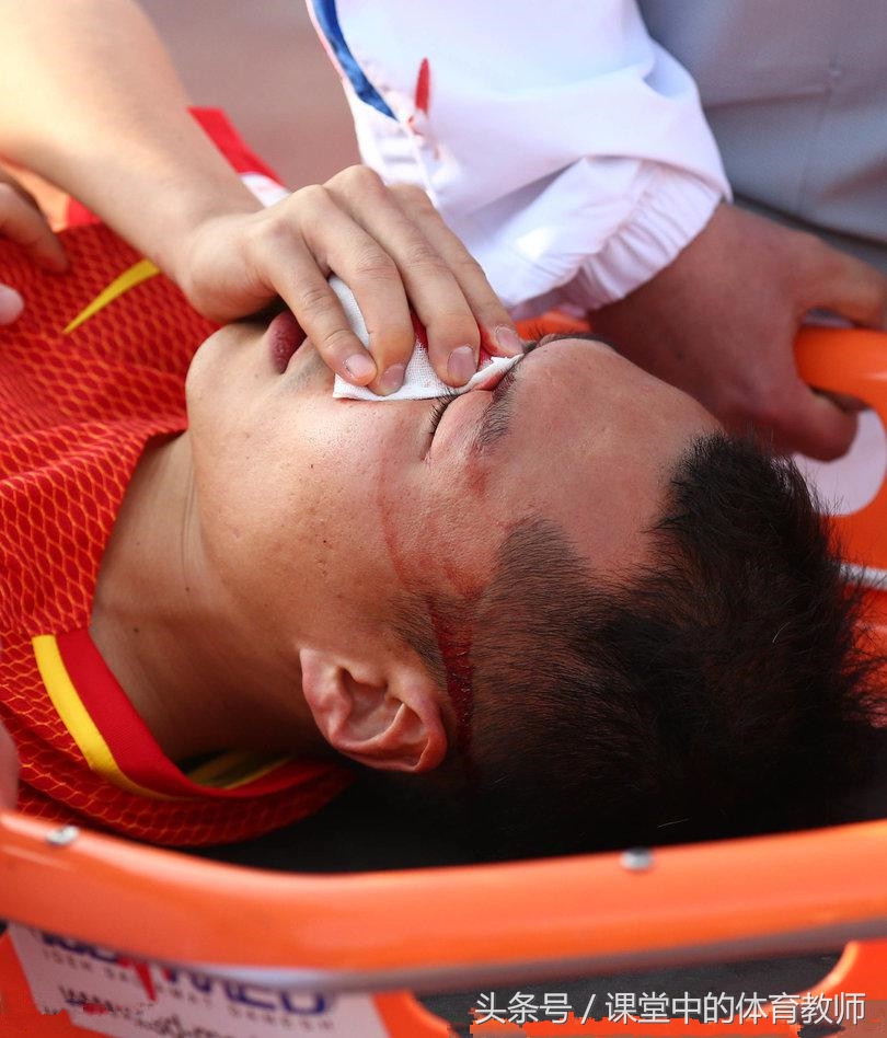 七岁小娃“神评”国足战伊朗,笑死人