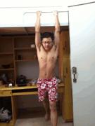 兄弟你穿衣服倒是长点心，这到底是几个意思