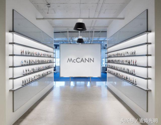 飞上天和太阳肩并肩,上天与太阳肩并肩的下一句