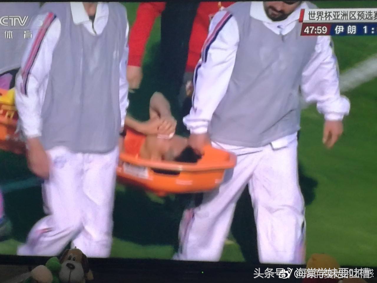 国足0:3惨败伊朗后怎么走,国足姜至鹏