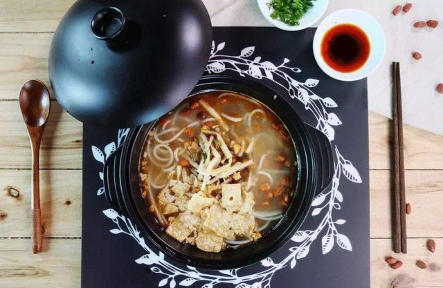 最全的螺蛳粉测评,第一次吃螺蛳粉测评