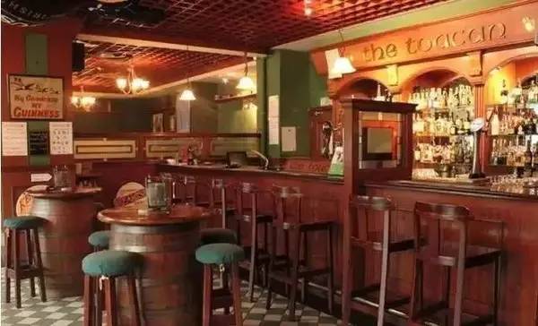 国足与酒,都是孤独而倔强的存在