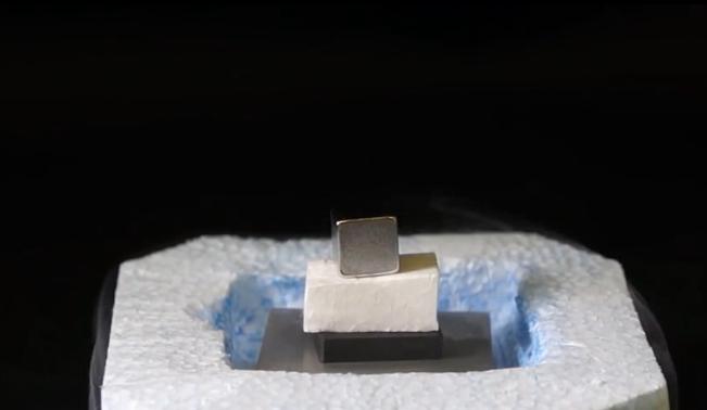 生活中怎样让物体悬浮和太空一样,能让物体悬浮的科学小实验