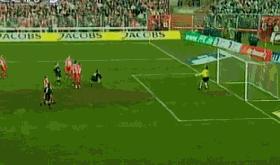 愚人节快乐恶搞视频,足球搞笑庆祝动作gif