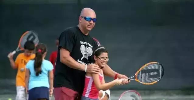 13岁，她从妈妈口里的“小甜心”变成了“bitch”