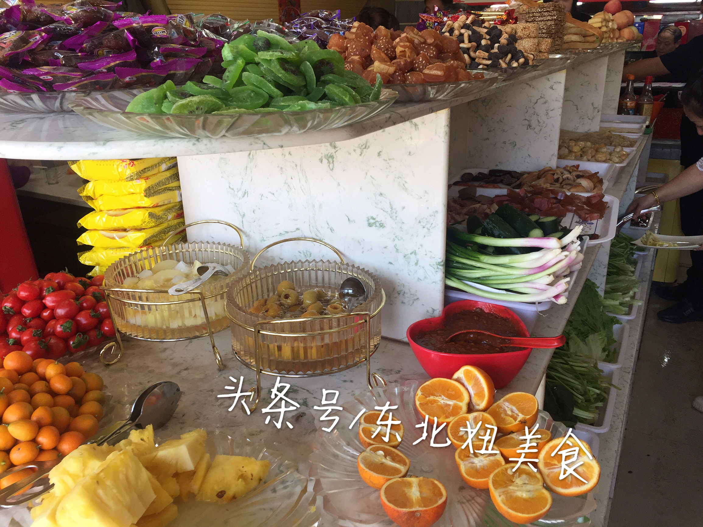 吃自助没吃多少就很撑,吃自助火锅没吃几口就饱了