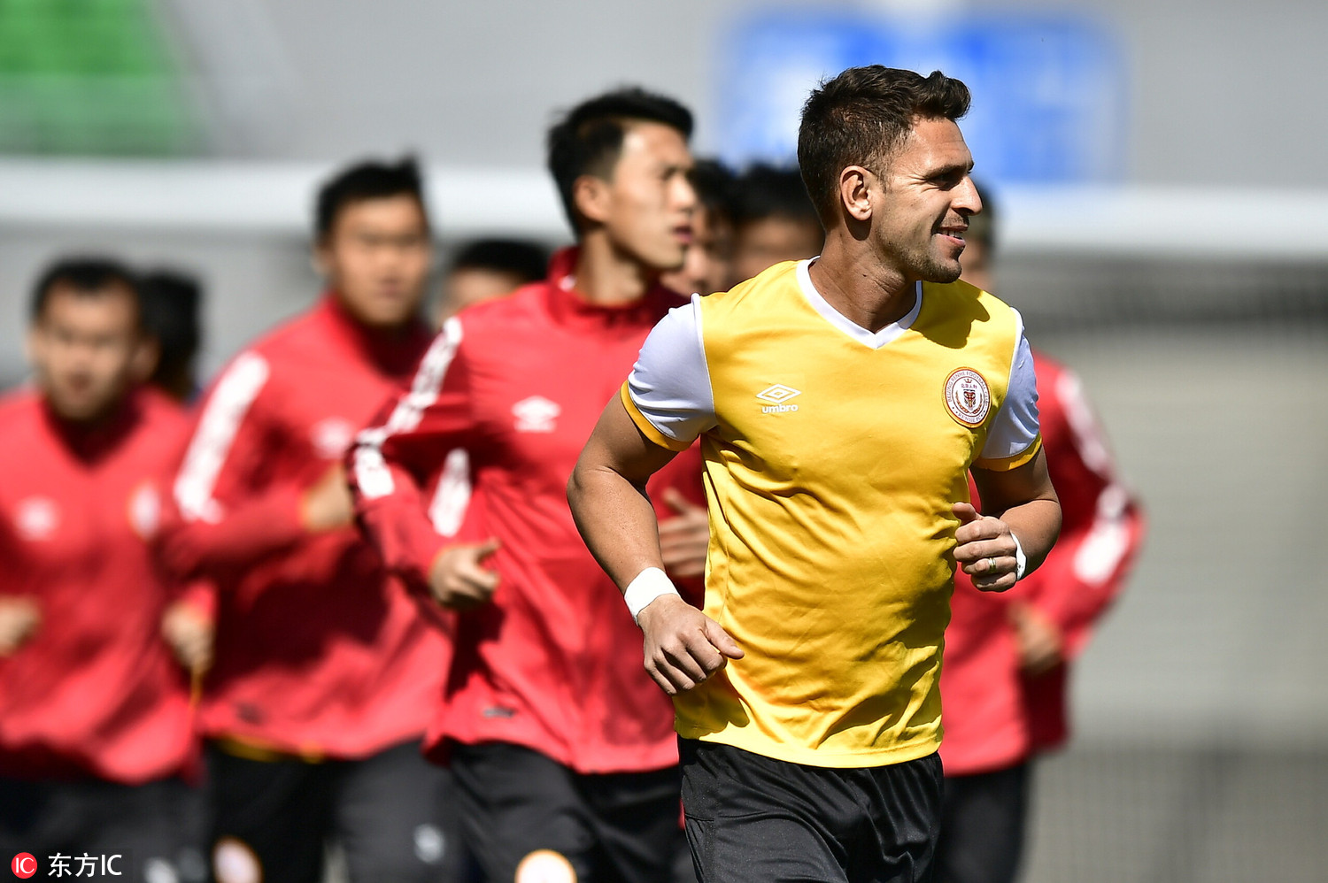 丽江飞虎和大连的比赛直播,北京人和足球比赛直播