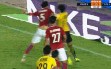 盘点中超赛程奇葩犯规,中超四大恶人名场面