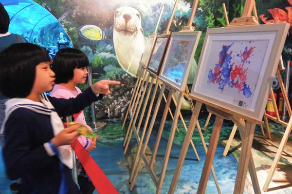 关爱自闭症儿童绘画,自闭症儿童的绘画作品展