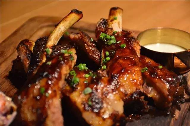 你舍不得花的钱总有人舍得帮你花,以前舍不得花你的钱现在才明白