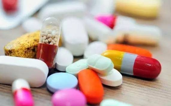 吃了药出现的发热是怎么回事,哪些药物易引起发热